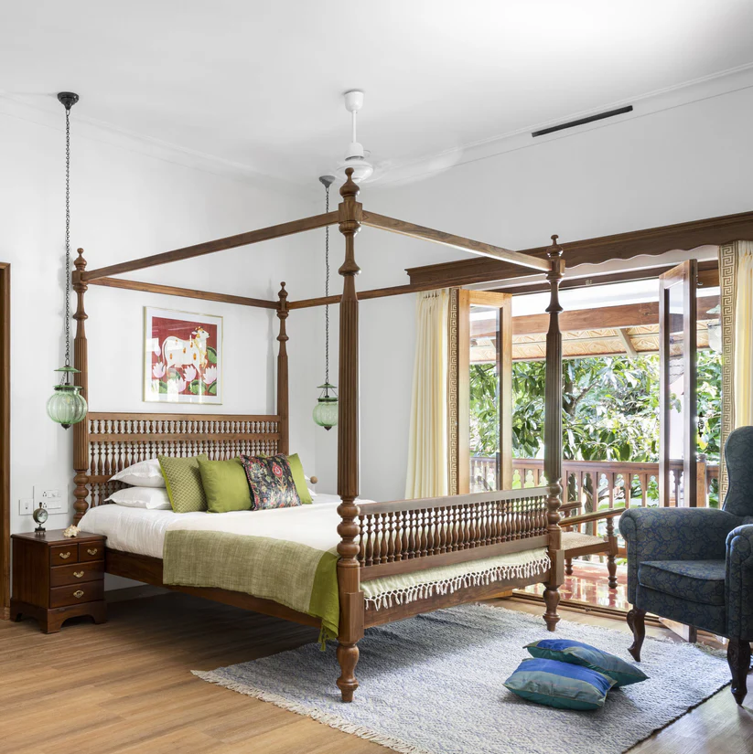 Elsa Royal Handmade Teak Wood Poster Bed with 2 Elegant Bedside Tables