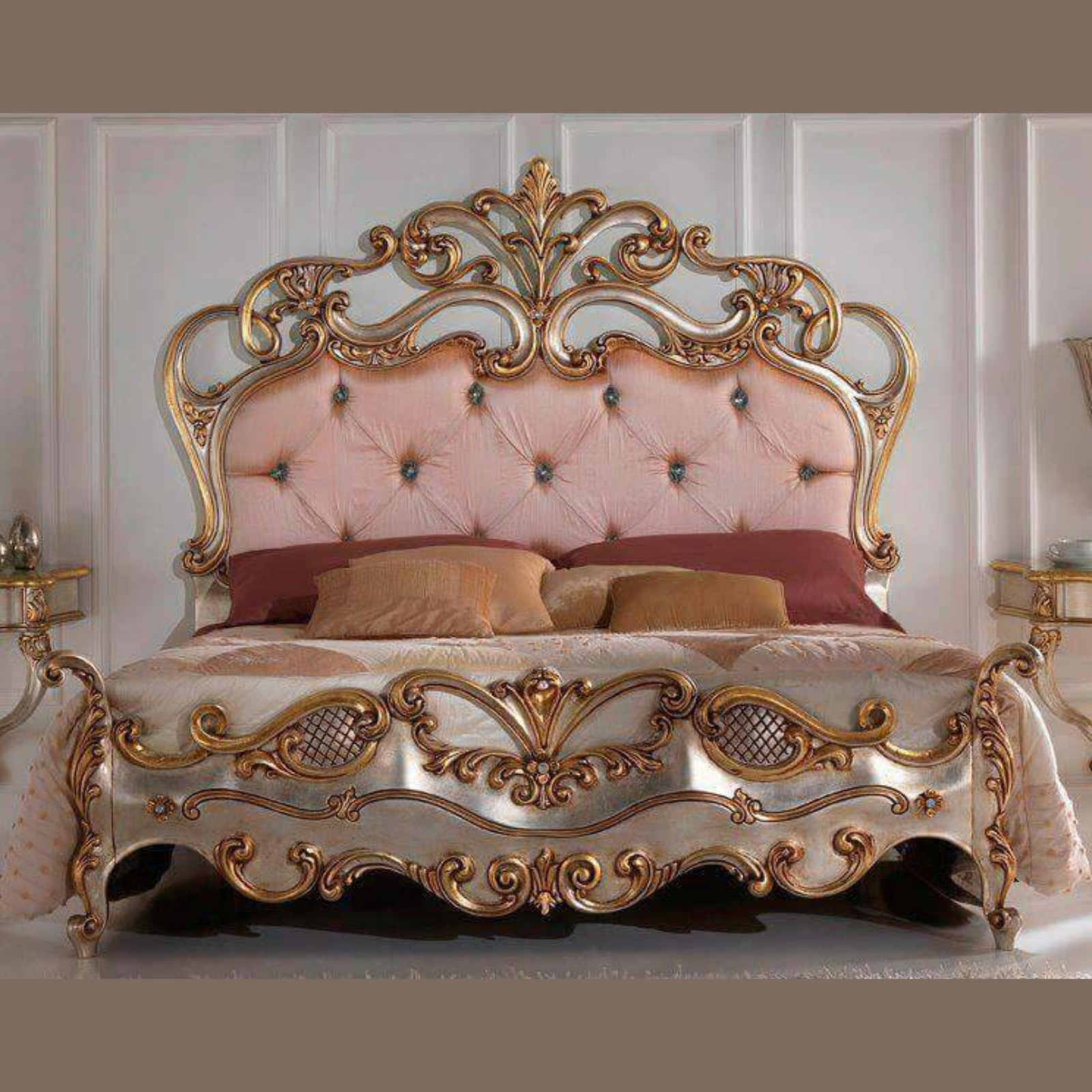 Boudoir Royal Look Floral Design Baroque Hand-Carved Teak Wood King Size Bed Elegant Vintage Style Bedroom Furniture