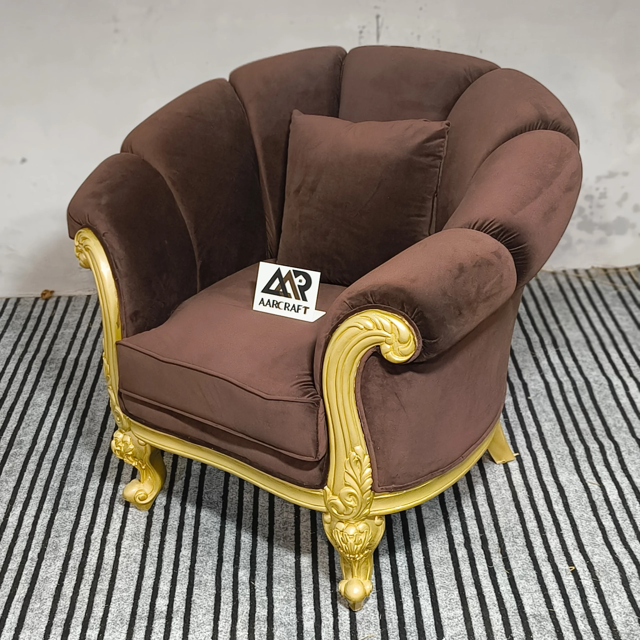 Royal Luxury Single Sofa Set with Gold Carved Center Table - Image 3